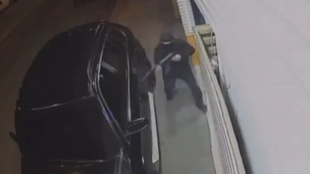 Crimă în stil mafiot la Atena. Un celebru lider interlop, ucis cu 90 de gloanțe trase dintr-un Kalasnikov