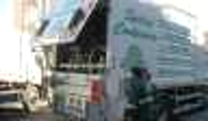 Maşina de spălat containere