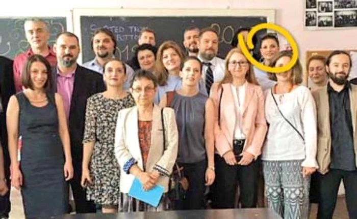 Ioana Ginghină s-a revăzut cu diriginta și colegii ei de liceu