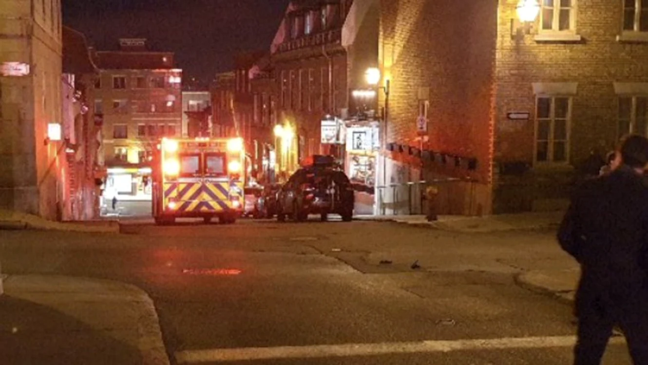
    După atac, locuitorii din Quebec s-au baricadat în casefoto: Twitter  