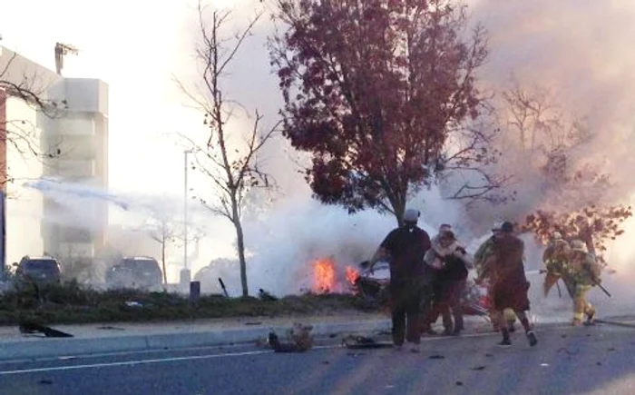 Nute, încercând să-l salveze pe Paul Walker (FOTO SPLASH)