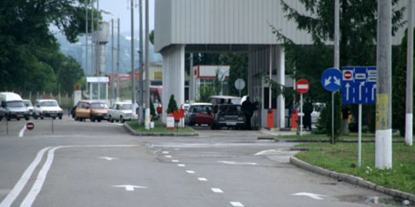 Bărbatul a fost prins de poliţiştii din Punctul de Trecere a Frontierei Siret