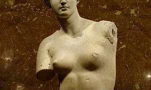 venus di milo in the louvre paris jpeg