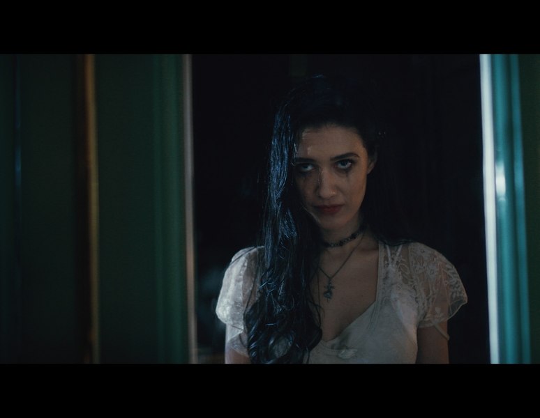 Una dintre cele mai frumoase actrițe românce, rol principal într-un film britanic regizat de un star din seria ”Harry Potter” VIDEO