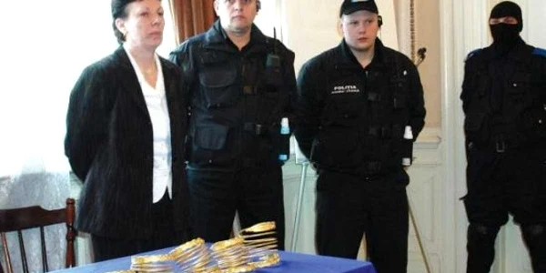 O parte din brăţările dacice traficate au fost recuperate de statul român