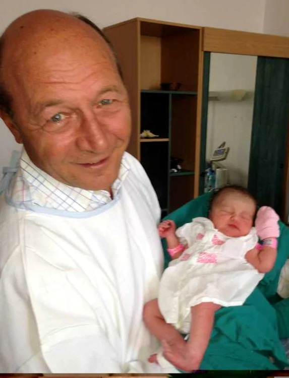 Traian Băsescu alături de nepoata sa, Sofia Anais FOTO Facebook