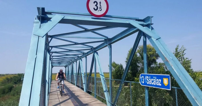 Pista de biciclete de pe digul Begăi FOTO Ştefan Bot