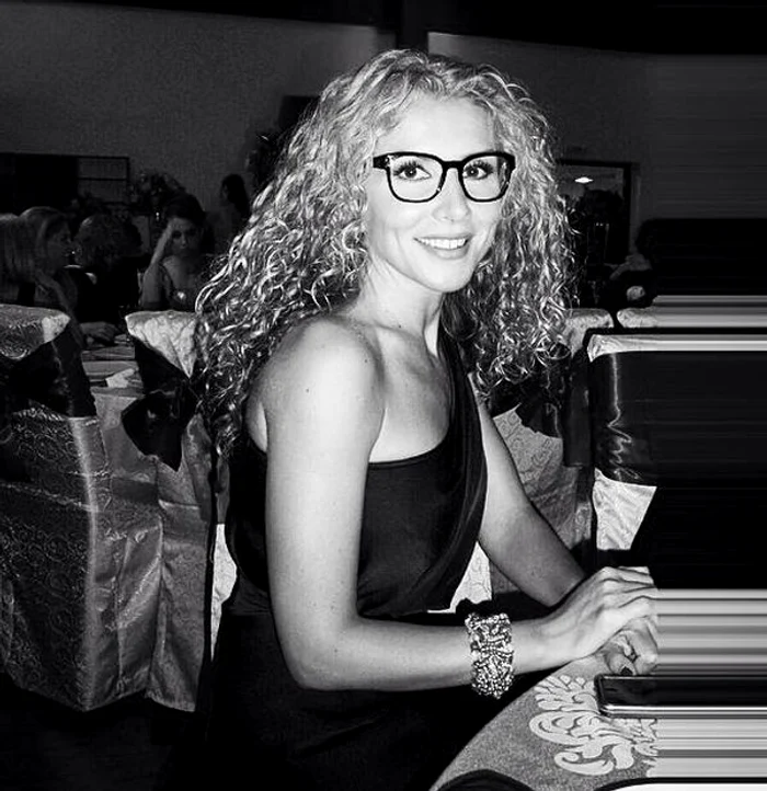 Carmen Brumă a încercat o pereche de ochelari de vedere