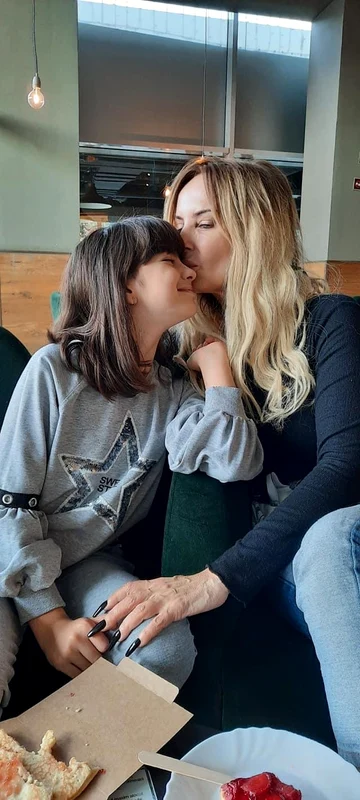 daniela gyorfi si fetita ei, Maria JPG