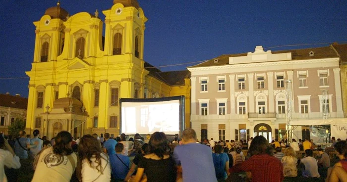 Piaţa Unirii este gazda Caravanei