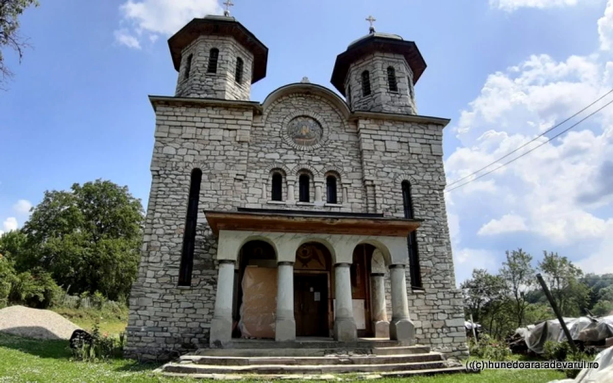 Biserica de marmură din Alun. Foto: Daniel Guță