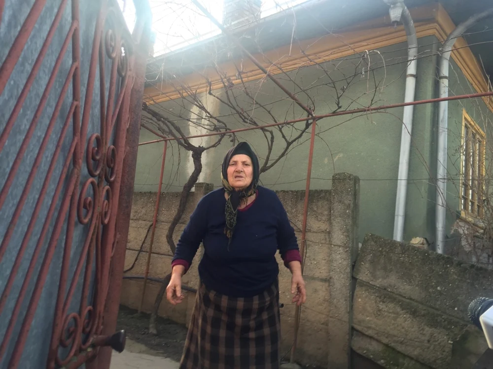Bunica spărgătorului e convinsă că nepotul ei nu este vinovat FOTO: ANDREEA MITRACHE