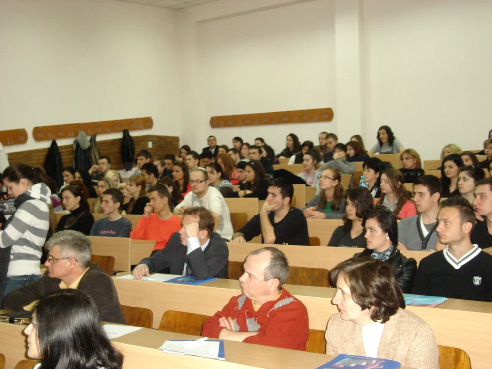 Cine a pus teoria în practică jpeg
