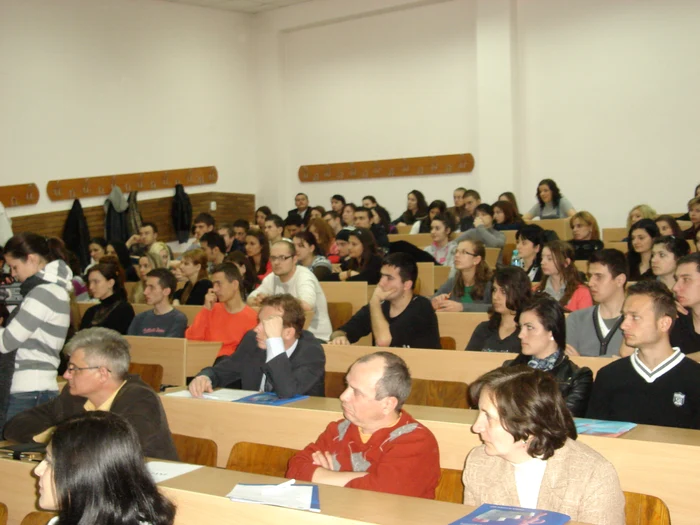 Cine a pus teoria în practică jpeg