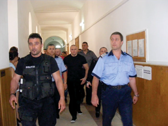Arad: „Împăratul” Uţu şi „locotenenţii” lui se credeau justiţiarii Aradului