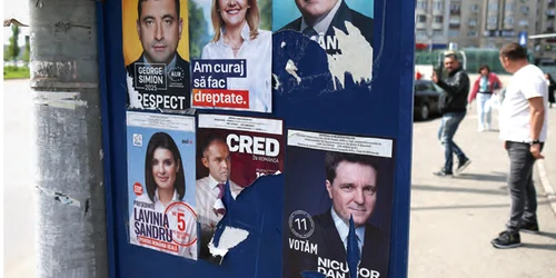 Afișe candidați alegeri prezidențiale FOTO Inquam / George Călin 