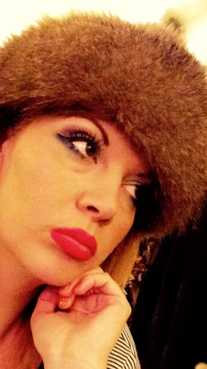 
    Oana, alături de Viorel Lis, pe vremea când era mai încrezătoare în relaţia lorFoto: Arhivă personală  