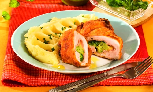 piept de pui umplut cu broccoli jpeg