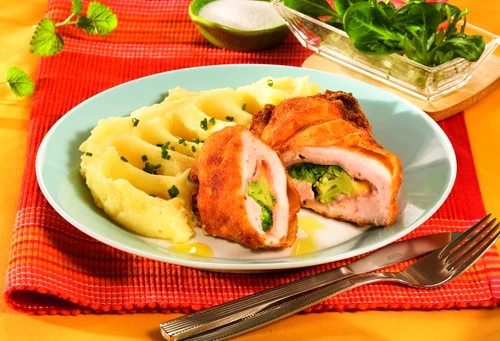 piept de pui umplut cu broccoli jpeg