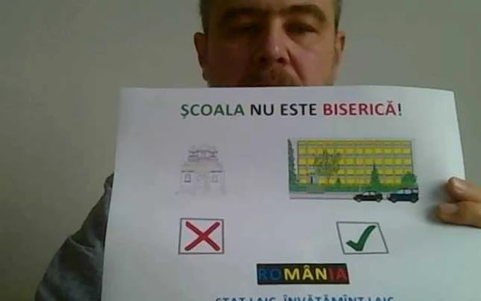 protest asur scoala nu e biserica Facebook