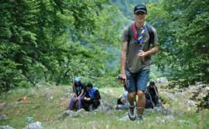 Cercetaşi din mai multe orase din tara participă la Scoala de alpinism de pe masivul Buila Vanturariţa