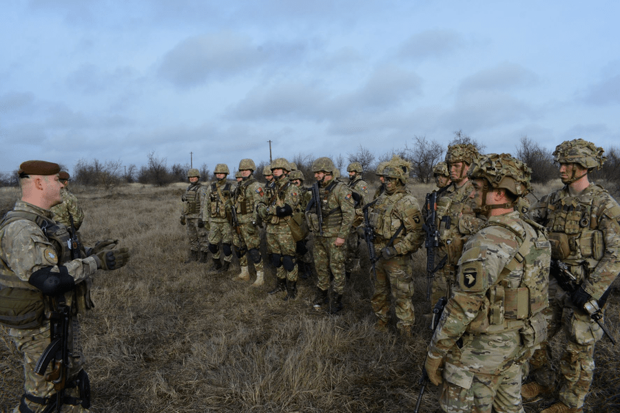 Antrenamente comune ale militarilor români și americani, în Poligonul Smârdan de la Galați