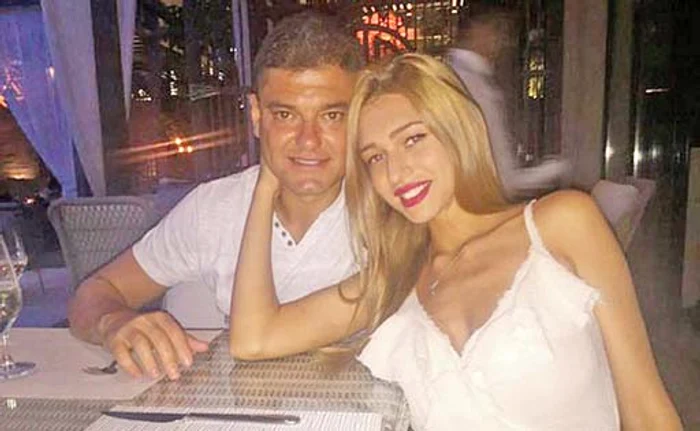 Cristian Boureanu şi iubita lui, Laura, înainte ca problemele să le dea viaţa peste cap