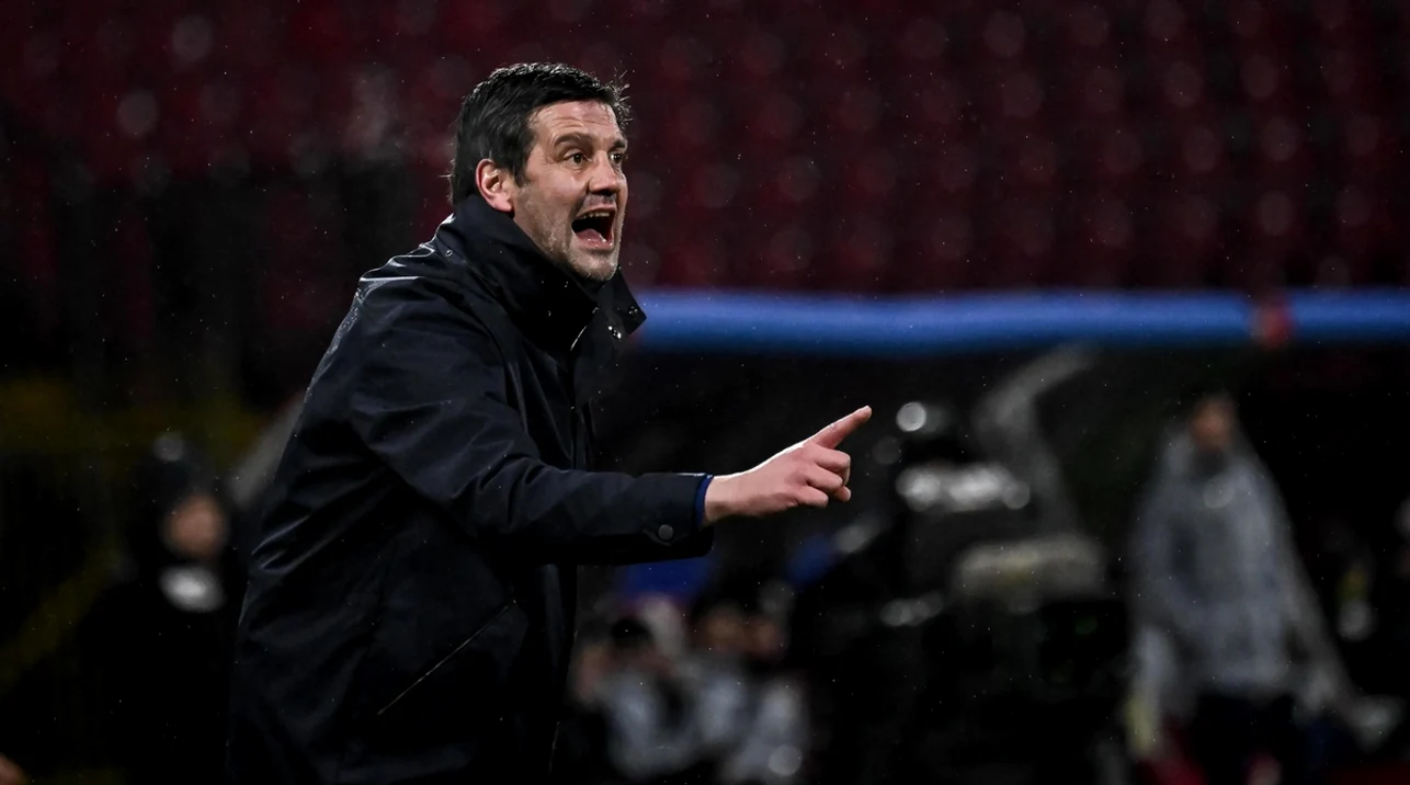 Cristi Chivu s-a agitat degeaba în derby-ul cu AC Milan. Foto EPA EFE