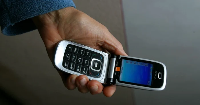 Telefonul a fost furat din apartamanetul femeii