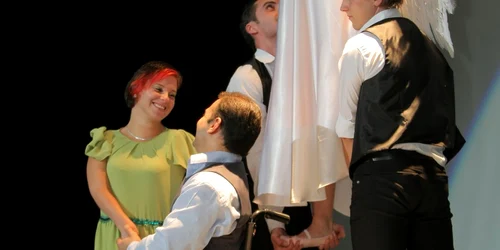 Tinerii braşoveni au făcut spectacol în Franţa. 