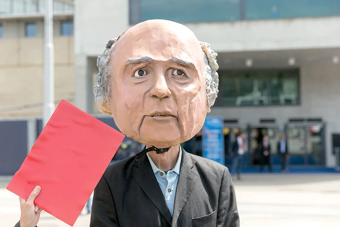 În faţa sălii unde s-a disputat Congresul FIFA a avut loc o manifestaţie a opozanţilor lui Sepp BlatterFoto: Guliver/GettyImages