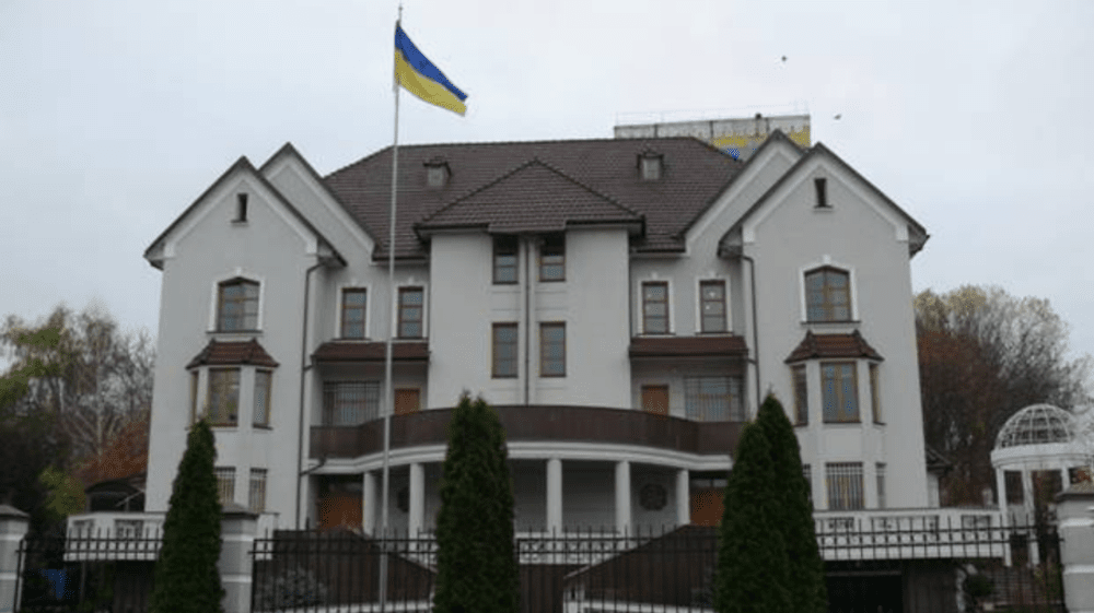Alarmă cu bombă la Ambasada Ucrainei la Chișinău. Polițiștii caută autorul