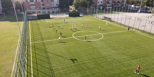 teren aripi pitesti refacut foto primaria pitesti jpeg