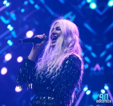 Anemona Niculescu cântă alături de colegele sale de la A.S.I.A / Foto: Facebook