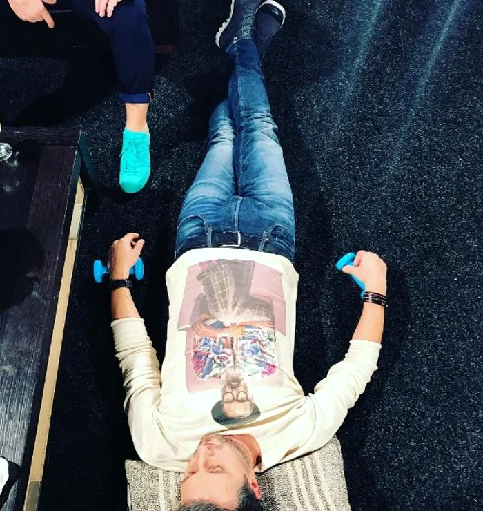 Andi a făcut sport sub privirile Mihaelei