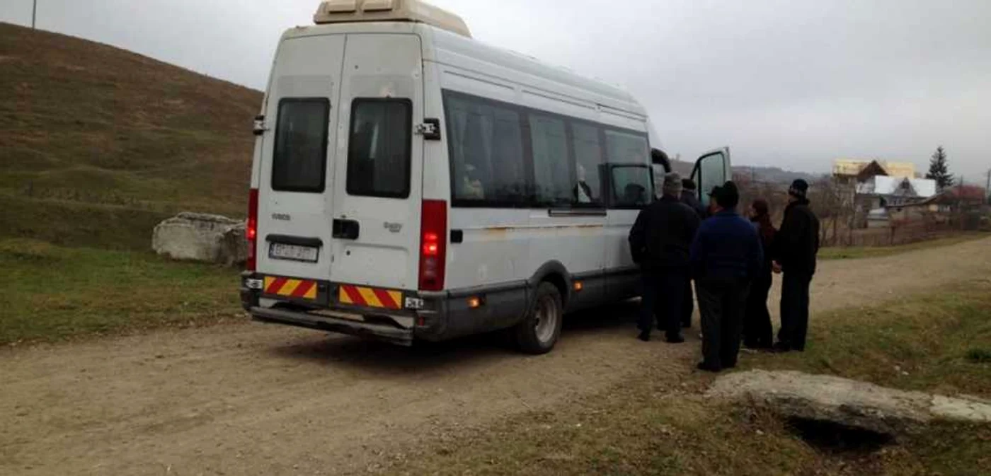 Acuzaţii de turism electoral, ameninţări şi presiuni în satul Coman din comuna Sănduleni FOTO Facebook