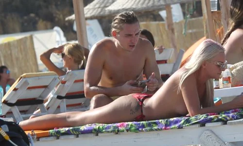 alexandra stan fara sutien la mare jpeg