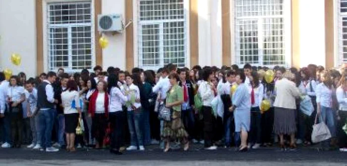 Ploieşti: Bugetarii protestează faţă de legea salarizării unice