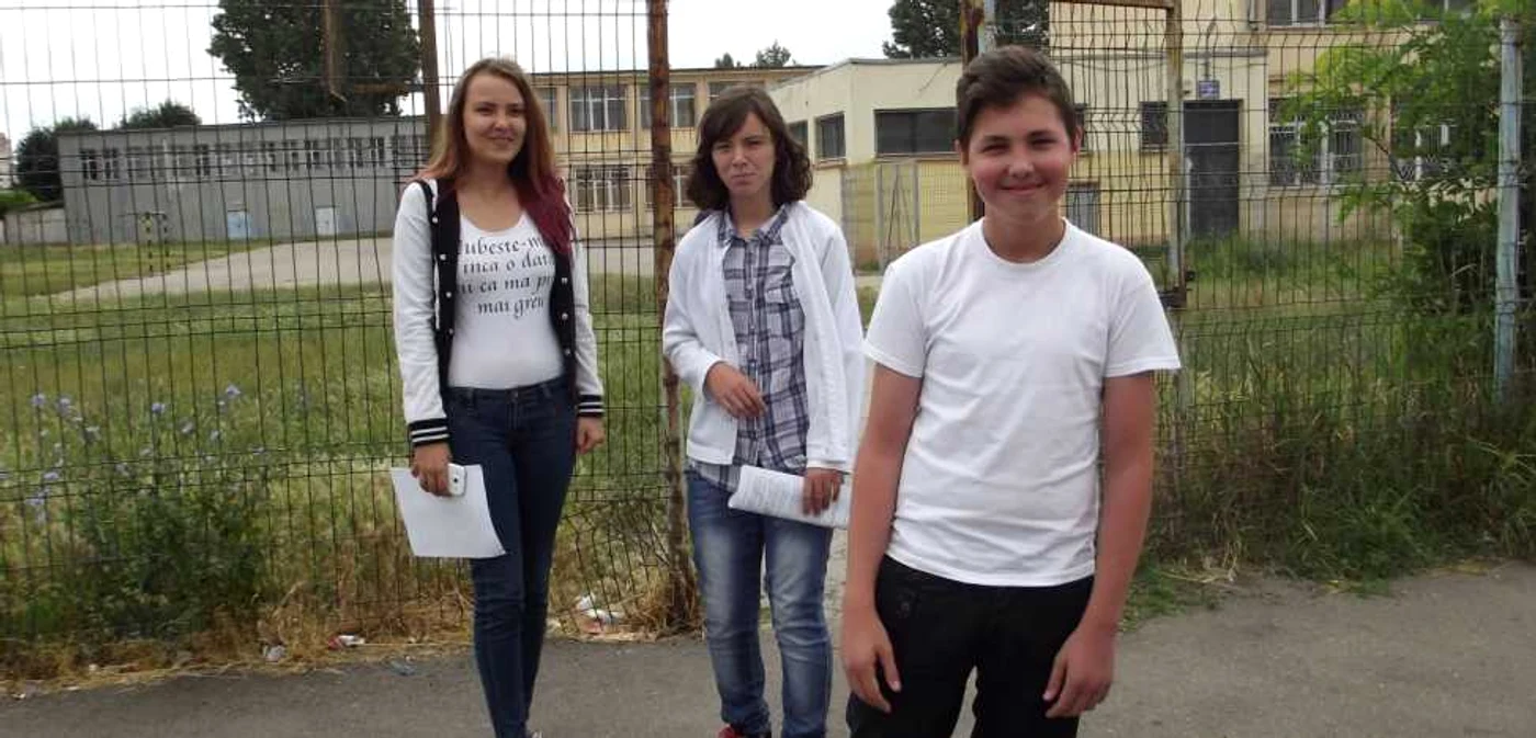 Elevi fericiţi, după Evaluarea Naţională 2015 Foto Mariana Iancu