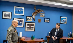 Pilotul român care a doborât o dronă în Estonia FOTO Facebook Radu Miruță