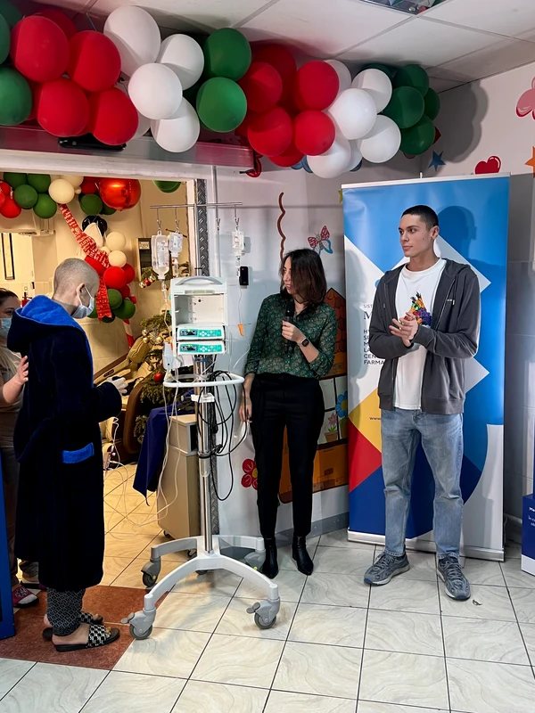 Campionul a venit la eveniment însoțit de mama lui care l-a vegheat de la distanță 