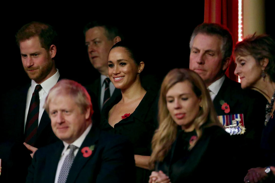 
    Meghan Markle a fost surprinsă de mai multe ori cu mâna pe burticăfoto: Profimedia  