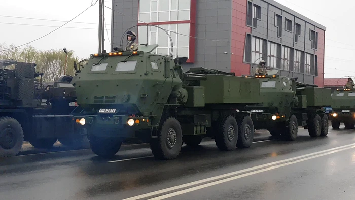 Sisteme de lansatoare de rachete americane HIMARS