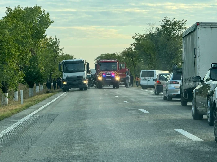 Traficul în zonă este complet blocat FOTO: Info Trafic Slatina/Ionut Voicu