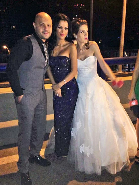 Mitoșeru și Cruduța au primit pe mireasă două sticle de whisky şi una de şampanie