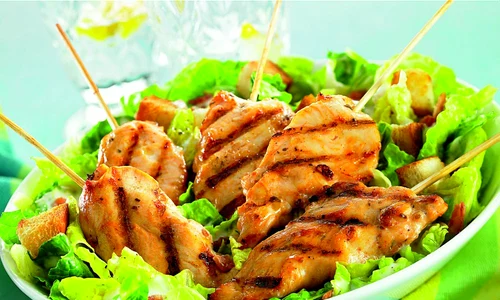 salata verde cu piept de pui jpeg