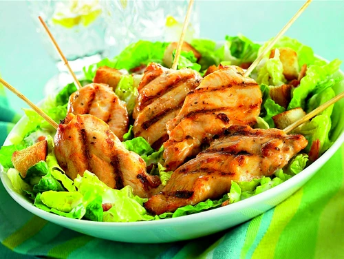 salata verde cu piept de pui jpeg