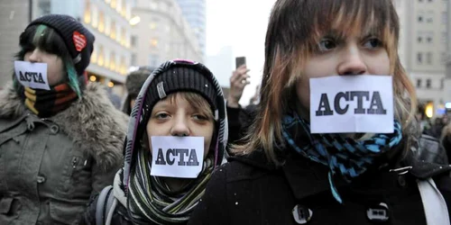 La începutul acestui an, zeci de mii de oameni au protestat față de ACTA 