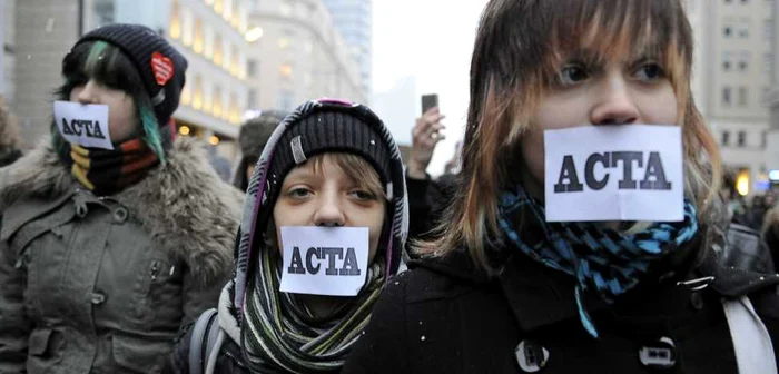 Zeci de mii de oameni au protestat față de ACTA Foto: AFP