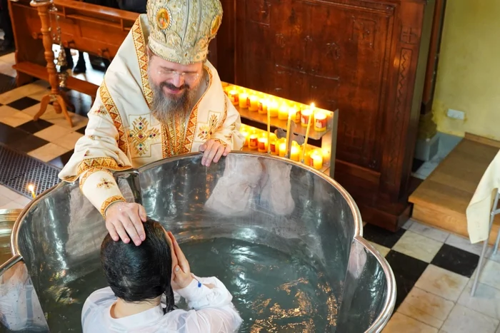 botez ortodox foto episcopia europei de nord